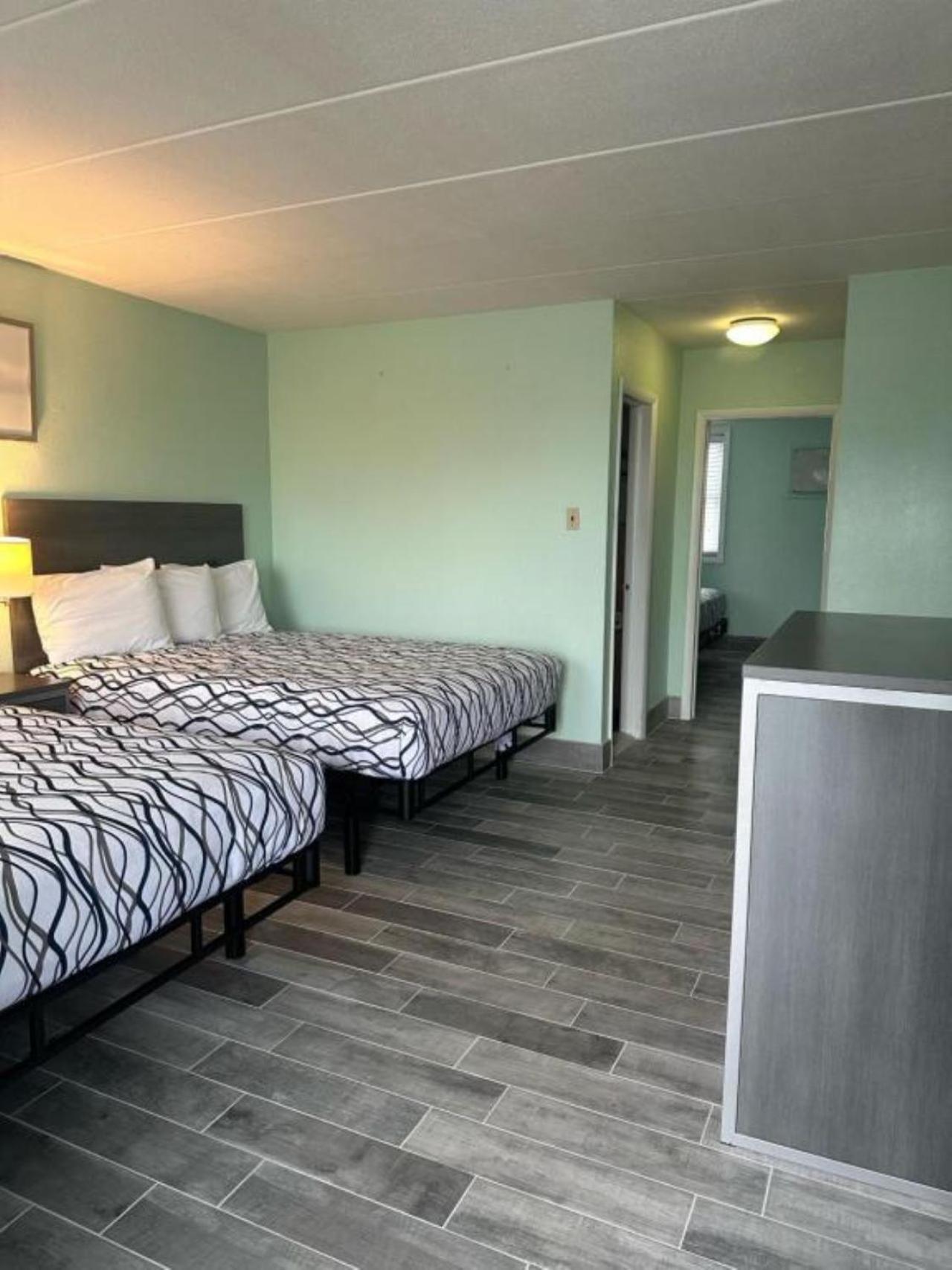 Royal Canadian Motel Wildwood Exterior foto